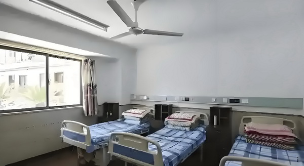 留学生入深户_53岁朱茵住山里开破车？ 报》”美7日顿邮称国《赫芬